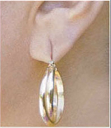 Causes-split-or-torn-earlobes.